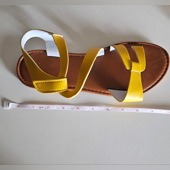 NWOT Helena Faux Leather Sandals - Picture 8 of 9